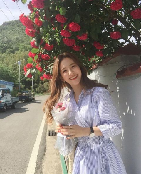 Why do people in love look more beautiful and have an aura?